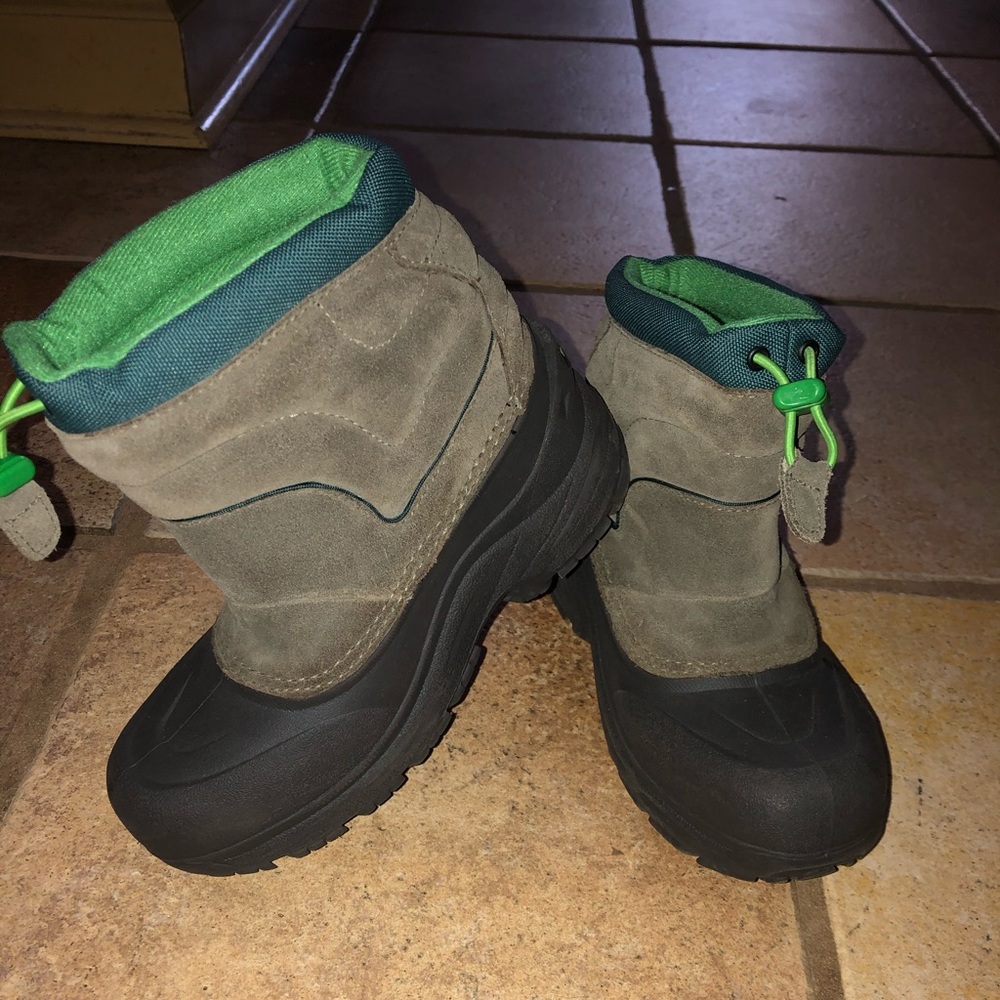 North face snow boots boys size 2